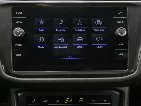 Certified 2022 Volkswagen Tiguan SE R-Line image 32