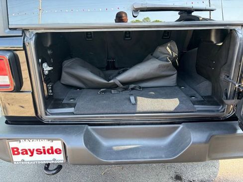 Used 2025 Jeep Wrangler Sport S AWD/4WD image 18