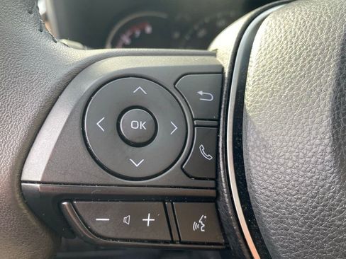 Used 2025 Toyota RAV4 XLE Premium image 28