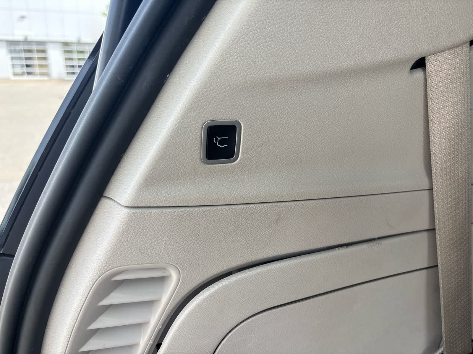 Used 2023 Chrysler Pacifica Touring-L FWD image 11