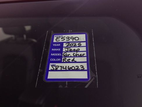 New 2025 Jeep Grand Cherokee Altitude image 36