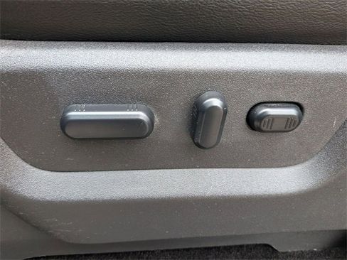 Used 2015 Ford F350 Lariat w/ Chrome Package image 13