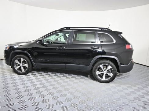 Used 2022 Jeep Cherokee Limited image 3