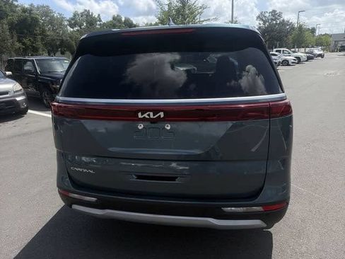 Used 2023 Kia Carnival EX FWD image 14