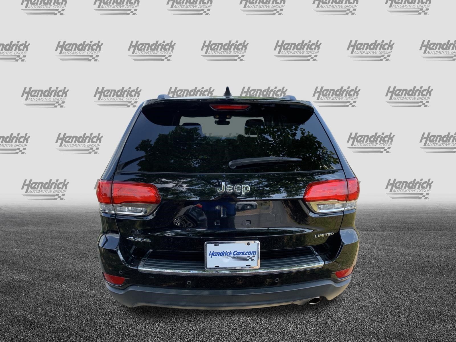 Used 2017 Jeep Grand Cherokee Limited w/ Luxury Group II AWD/4WD image 9