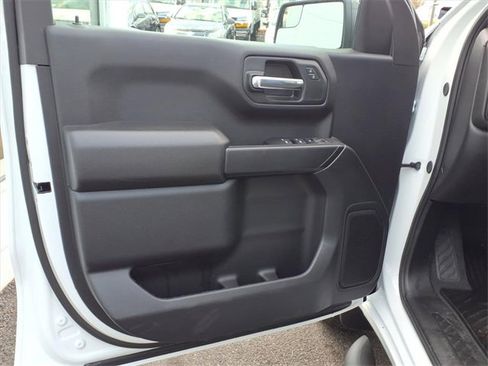 Used 2025 Chevrolet Silverado 1500 Custom image 10