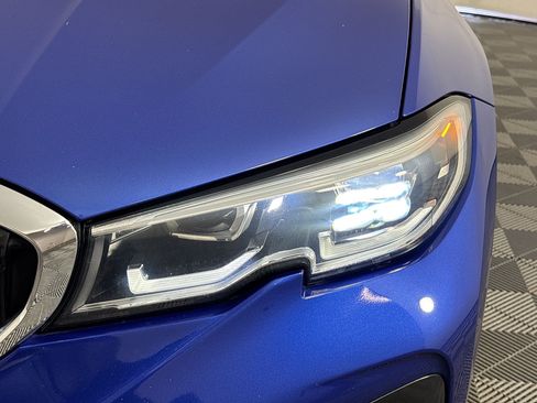 Used 2020 BMW 330i Sedan w/ M Sport Package RWD image 11