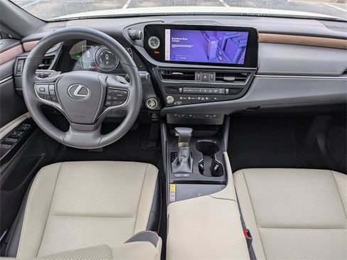 Certified 2025 Lexus ES 300h w/ Premium Package image 14