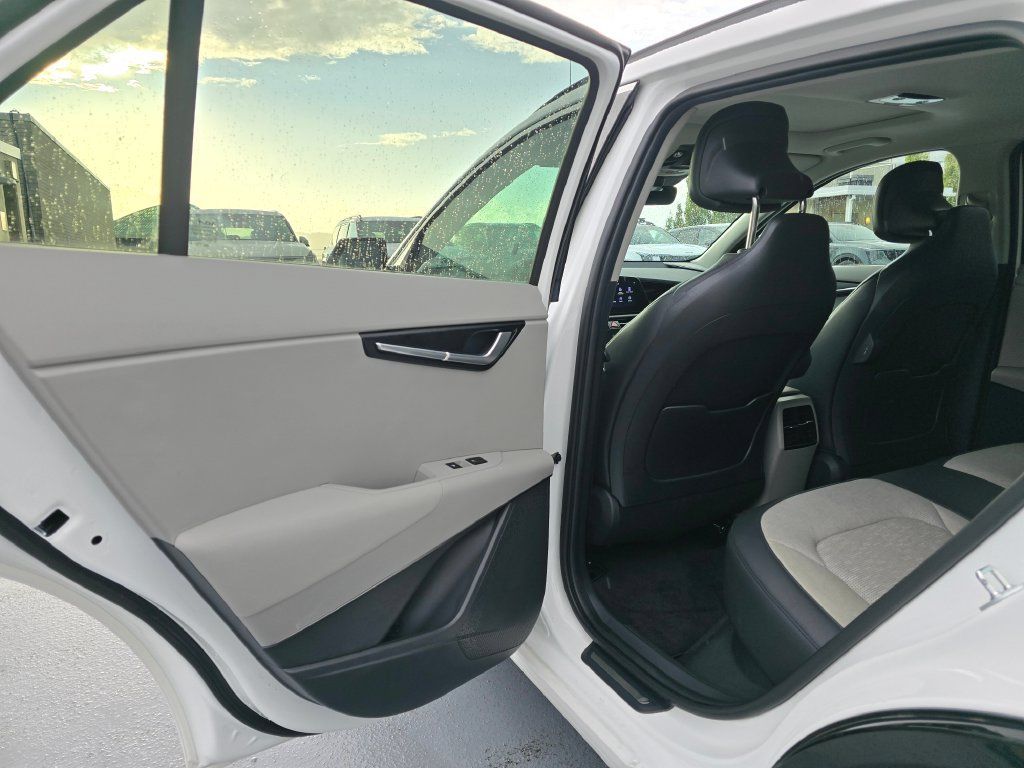 Certified 2023 Kia Niro Wave w/ Wave Preserve Package FWD image 17