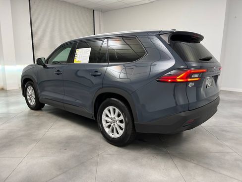 Used 2025 Toyota Grand Highlander FWD image 6