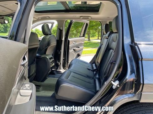 Used 2023 Jeep Grand Cherokee Limited w/ Black Appearance Package AWD/4WD image 36