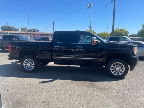 Used 2016 GMC Sierra 2500 Denali w/ Duramax Plus Package AWD/4WD image 6