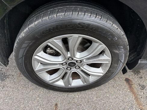 Used 2024 Ford Edge Titanium image 15