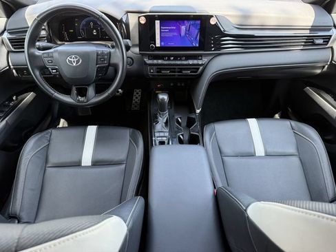 Used 2025 Toyota Camry SE FWD image 11