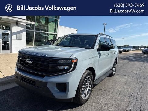 Used 2025 Ford Expedition Active AWD/4WD image 1