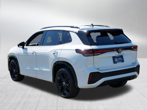 Certified 2025 Volkswagen Tiguan SE R-Line AWD/4WD image 5