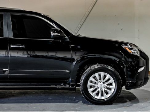 Used 2017 Lexus GX 460 Premium AWD/4WD image 12