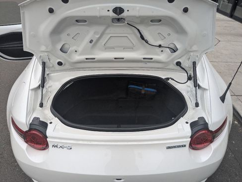 Used 2023 MAZDA MX-5 Miata Grand Touring RWD image 10