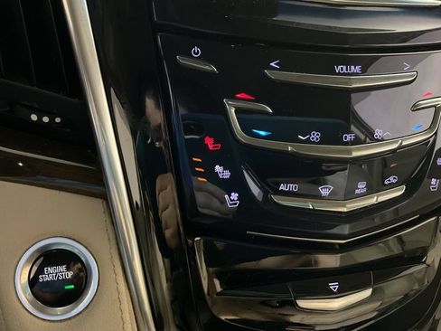 Used 2019 Cadillac Escalade Luxury AWD/4WD image 5