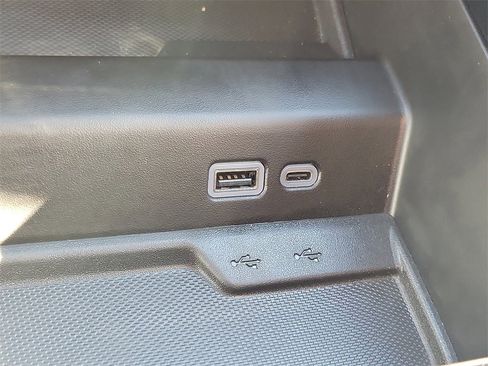 Used 2025 Chevrolet Suburban LT w/ Comfort Package image 11