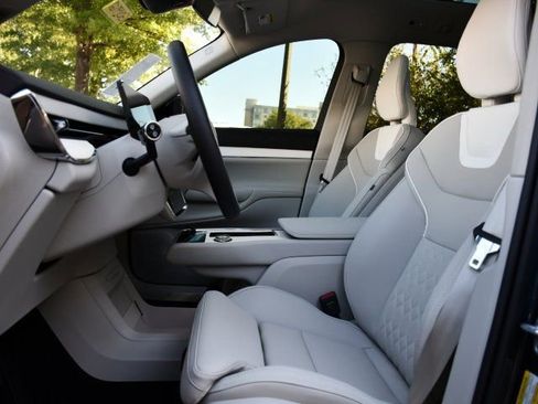 New 2025 Volvo EX90 Ultra w/ Protection Package Premier image 14