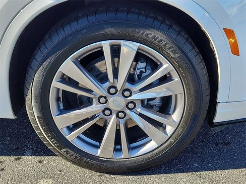 Used 2023 Cadillac XT6 Premium Luxury image 6