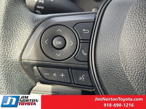 Used 2024 Toyota Corolla LE image 28