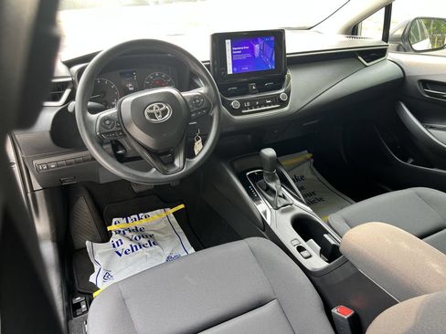 Used 2025 Toyota Corolla LE FWD image 16