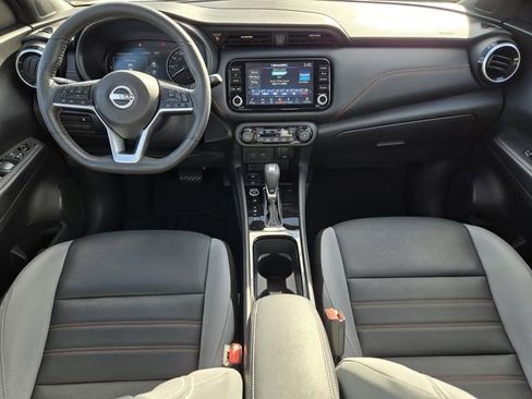 Used 2022 Nissan Kicks SR w/ Premium Package image 11