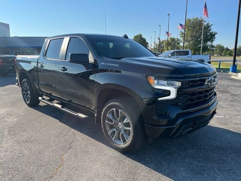 Used 2024 Chevrolet Silverado 1500 RST AWD/4WD image 2