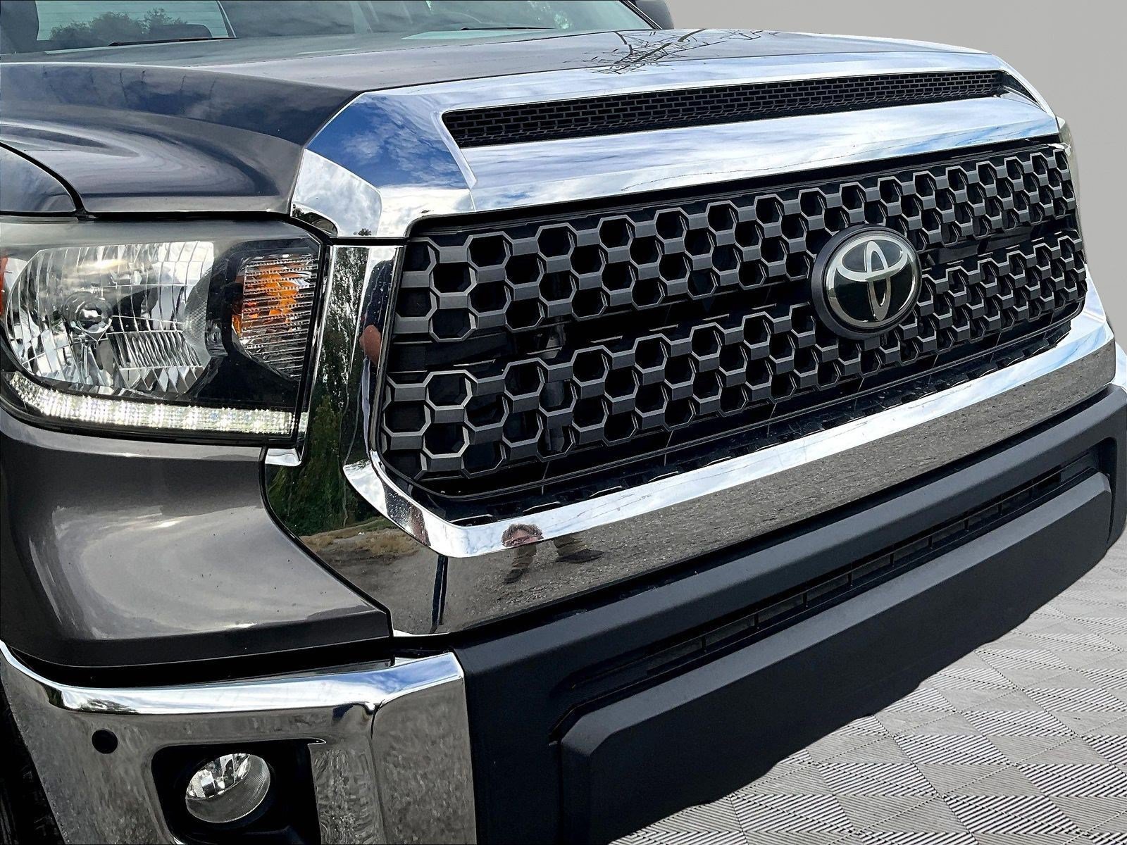 Used 2020 Toyota Tundra SR5 w/ SR5 Convenience Package AWD/4WD image 34