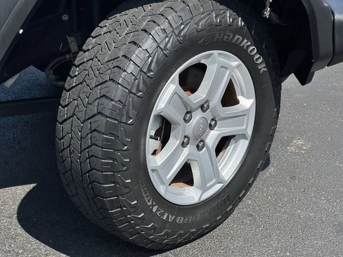 Used 2022 Jeep Wrangler Unlimited Sport AWD/4WD image 9