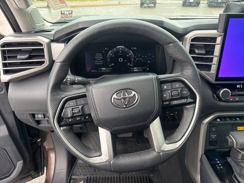 Used 2023 Toyota Tundra Limited image 28