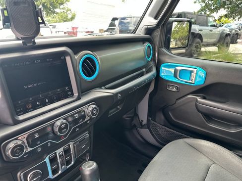 Used 2023 Jeep Wrangler Unlimited Sport AWD/4WD image 25