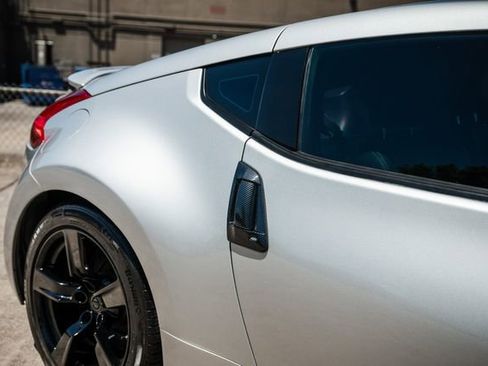 Used 2009 Nissan 370Z Touring w/ Sport Pkg image 27