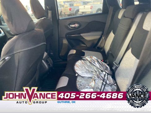 Used 2014 Jeep Cherokee Latitude image 4