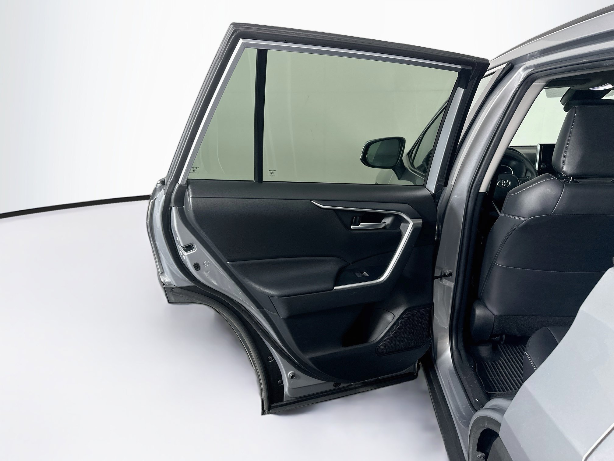 Used 2023 Toyota RAV4 XLE Premium FWD image 26