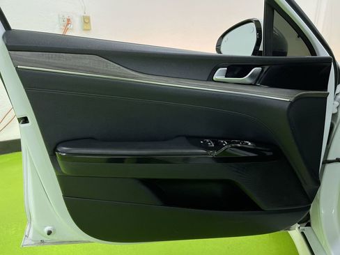 Used 2023 Kia K5 EX image 16