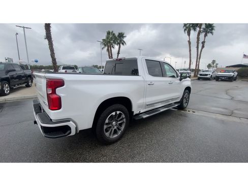 Used 2025 Chevrolet Silverado 1500 High Country image 8
