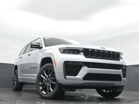 New 2026 Jeep Grand Cherokee L Limited AWD/4WD image 35