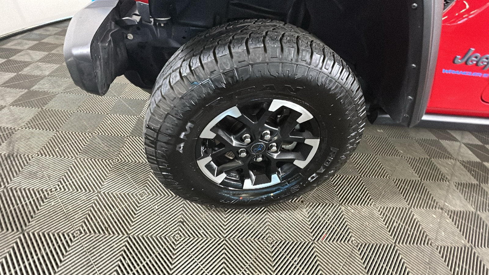 Used 2024 Jeep Wrangler Unlimited Rubicon 4xe AWD/4WD image 10