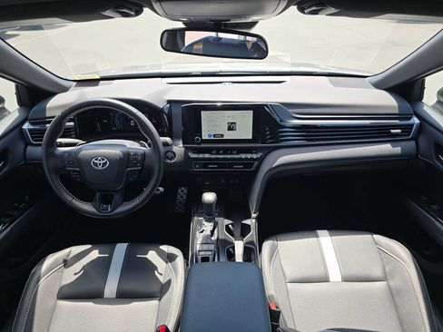 Used 2026 Toyota Camry SE FWD image 20
