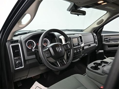 Used 2020 RAM 1500 Classic SLT image 14
