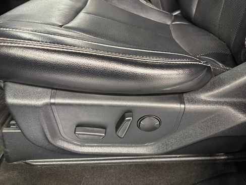 Used 2019 Ford F150 Lariat w/ Equipment Group 502A Luxury AWD/4WD image 29