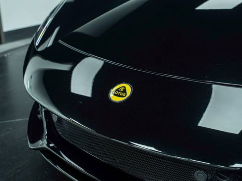 New 2025 Lotus Emira image 9