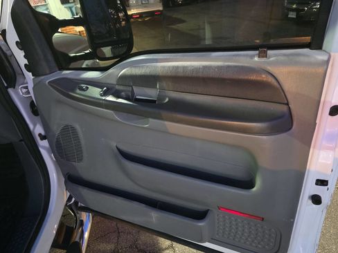 Used 2004 Ford F250 XL image 23