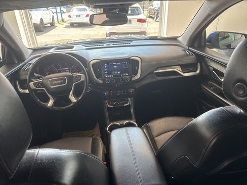 Used 2022 GMC Terrain SLT w/ Tech Package AWD/4WD image 10