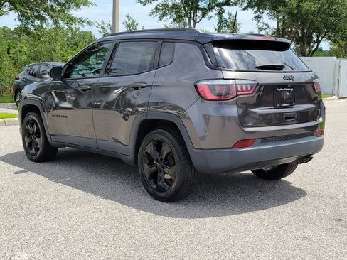 Used 2018 Jeep Compass Latitude FWD image 7