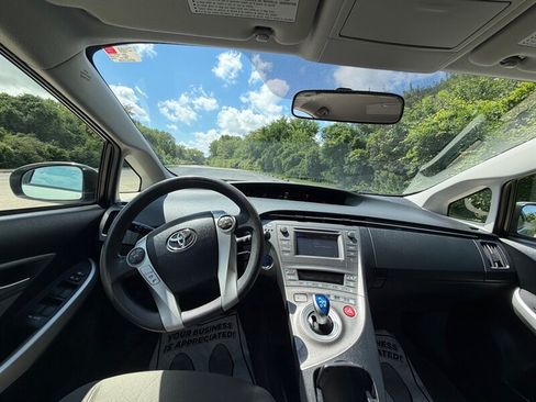 Used 2013 Toyota Prius Two FWD image 10