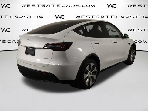 Used 2023 Tesla Model Y Long Range AWD/4WD image 45